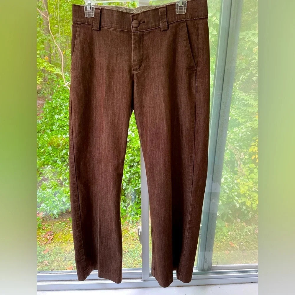 LEE Platinum Label no gap waistband 8 short brown jeans. Covered buttons & zip.